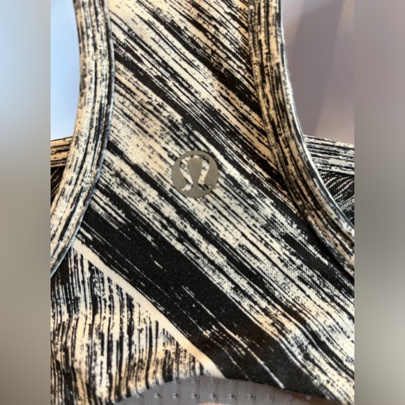 Lululemon Racerback built in bra - Picture 3 of 4